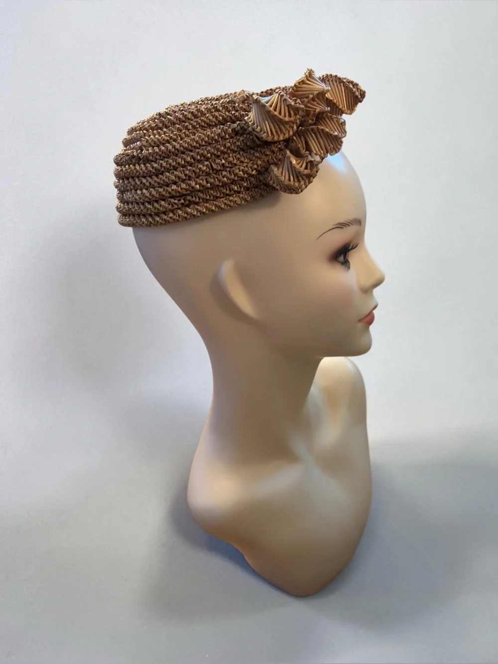 Vintage 1930s Raffia Straw Hat: Scalloped Brim Detail, Miss Alice Label